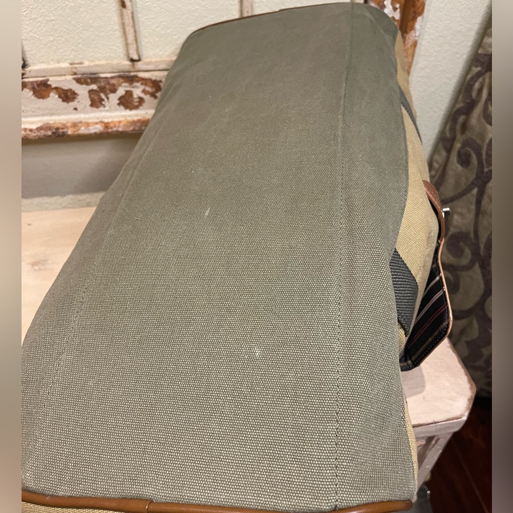 Cutter & Buck duffle - Picture 9 of 14